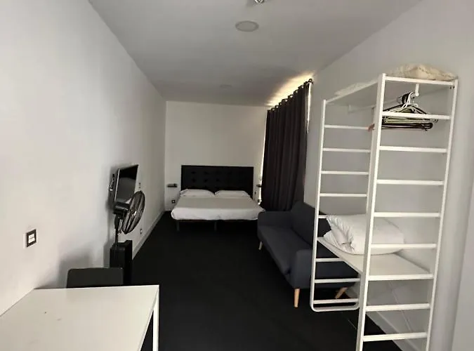 公寓式酒店 R&k 26b 3*